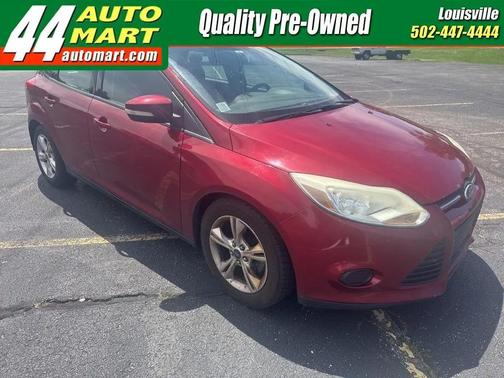 Red 2013 Ford Focus SE
