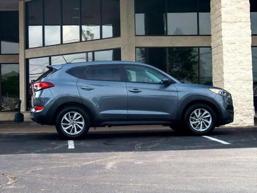 2016 Hyundai TUCSON SE
