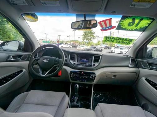 2016 Hyundai TUCSON SE