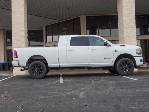 2022 RAM 2500 Big Horn Mega Cab 4x4 6'4'' Box
