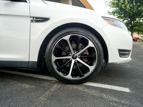 2015 Ford Taurus Limited