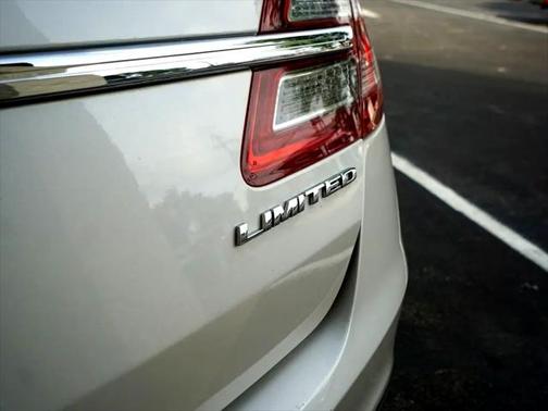 2015 Ford Taurus Limited