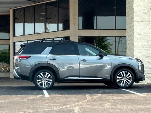 2022 Nissan Pathfinder Platinum 4WD