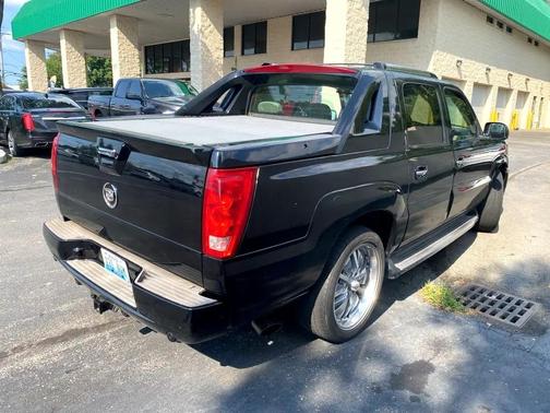 2004 Cadillac Escalade EXT Base