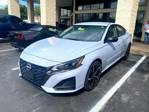 2023 Nissan Altima SR FWD