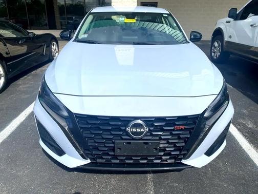 2023 Nissan Altima SR FWD