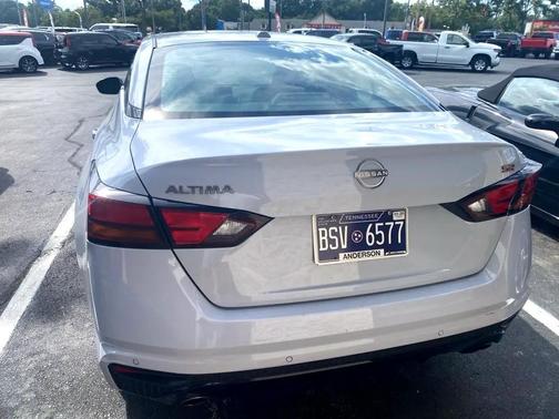 2023 Nissan Altima SR FWD