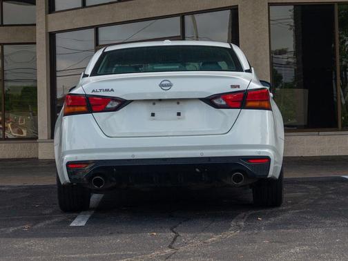 2024 Nissan Altima SR FWD
