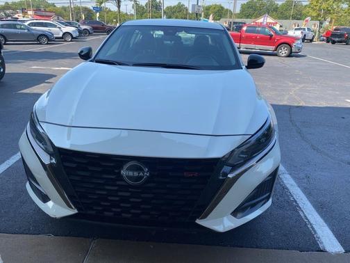 2024 Nissan Altima SR FWD