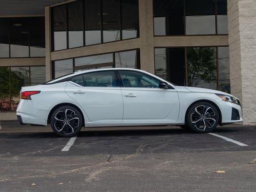 2024 Nissan Altima SR FWD