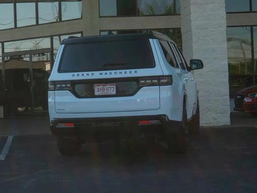 White/off-white 2024 Jeep Grand Wagoneer L Series II 4x4
