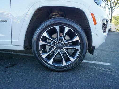 2023 Jeep Grand Cherokee L Overland