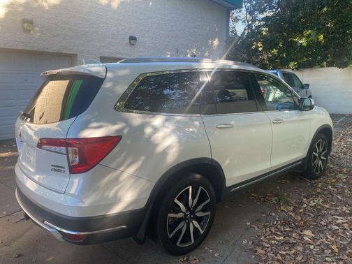 2022 Honda Pilot Touring 8-Passenger