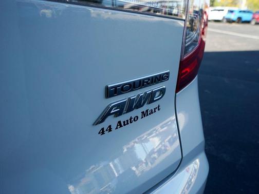 2022 Honda Pilot Touring 8-Passenger