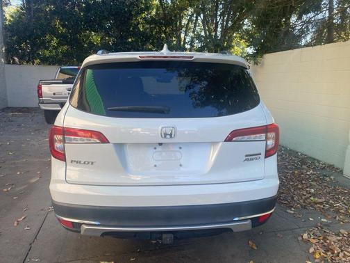 2022 Honda Pilot Touring 8-Passenger