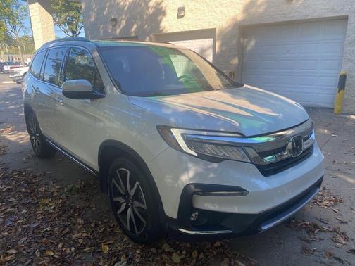 2022 Honda Pilot Touring 8-Passenger