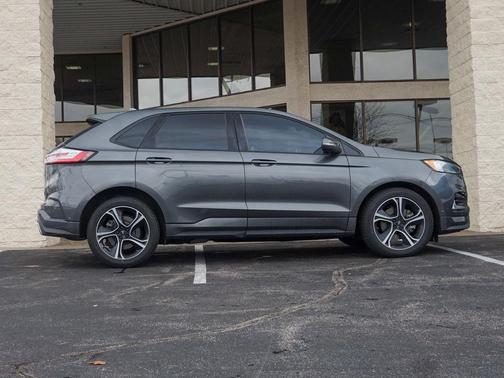 2020 Ford Edge ST