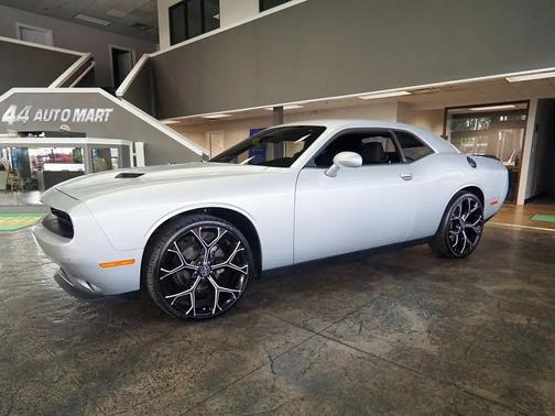 Silver 2019 Dodge Challenger SXT