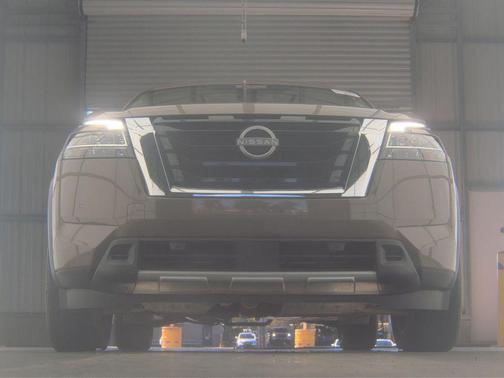 2024 Nissan Pathfinder Platinum FWD