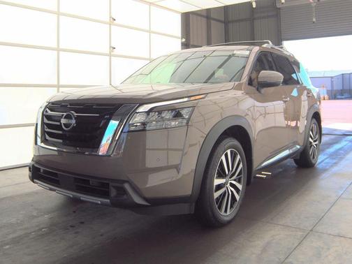 2024 Nissan Pathfinder Platinum FWD