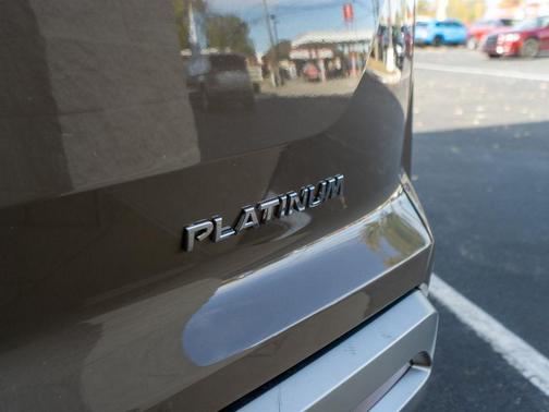 2024 Nissan Pathfinder Platinum FWD