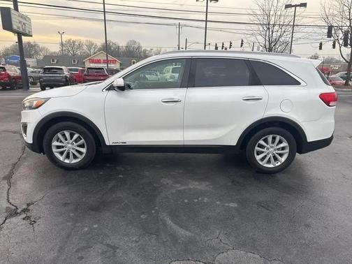 2016 Kia Sorento LX
