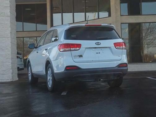 2016 Kia Sorento LX