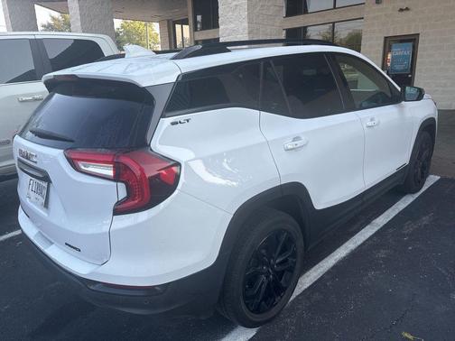2022 GMC Terrain SLT