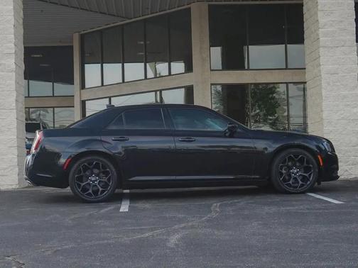 Black 2019 Chrysler 300 Touring