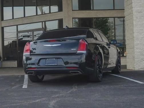 Black 2019 Chrysler 300 Touring