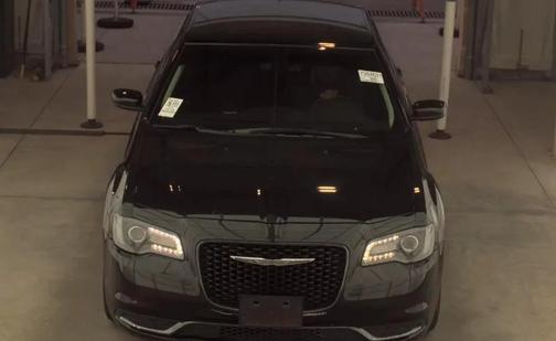Gloss Black 2019 Chrysler 300 Touring