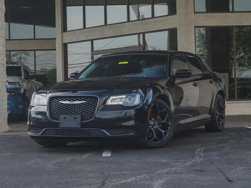 Black 2019 Chrysler 300 Touring