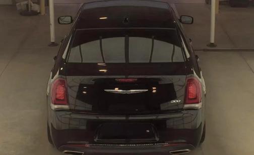Gloss Black 2019 Chrysler 300 Touring