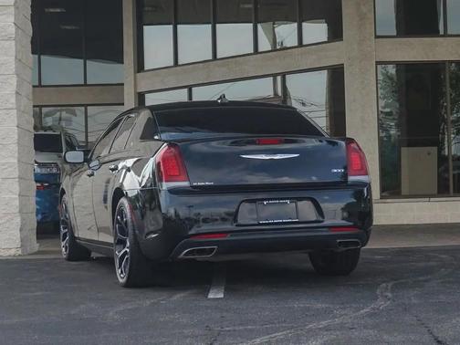 Black 2019 Chrysler 300 Touring