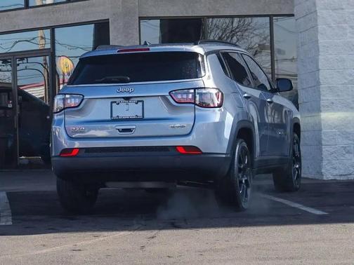 2022 Jeep Compass Latitude Lux