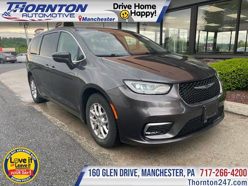 Granite Crystal Metallic Clearcoat 2023 Chrysler Pacifica Touring L