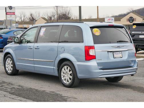 2012 Chrysler Town & Country Touring