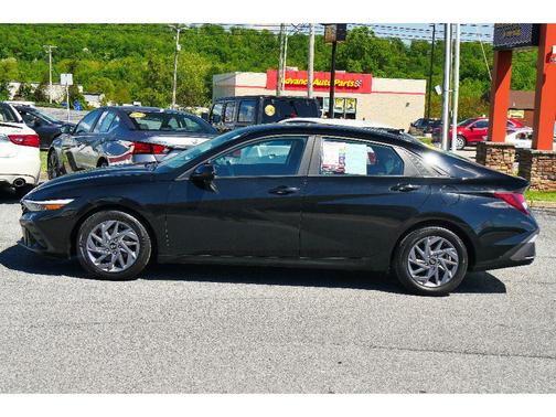 Abyss Black 2024 Hyundai ELANTRA SEL