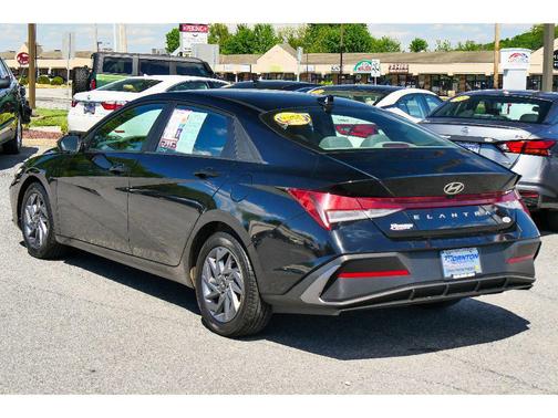 Abyss Black 2024 Hyundai ELANTRA SEL