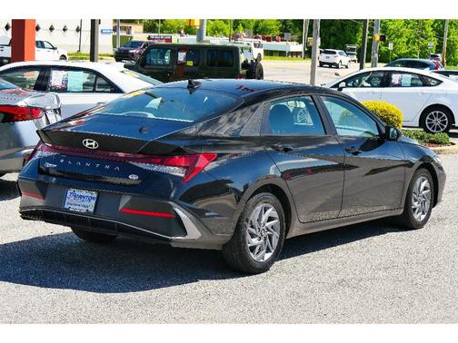Abyss Black 2024 Hyundai ELANTRA SEL