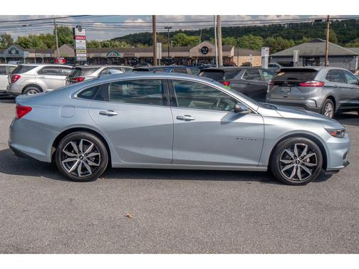 2017 Chevrolet Malibu 1LT