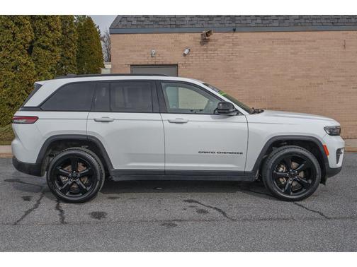 2023 Jeep Grand Cherokee Altitude