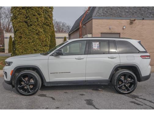 2023 Jeep Grand Cherokee Altitude