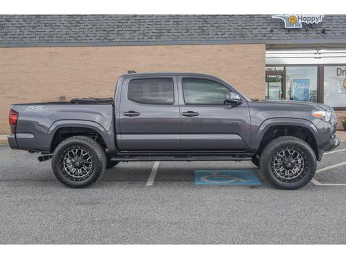 2022 Toyota Tacoma SR