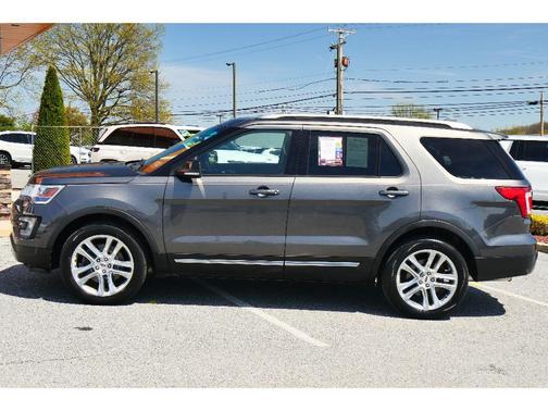 Magnetic Metallic 2017 Ford Explorer XLT