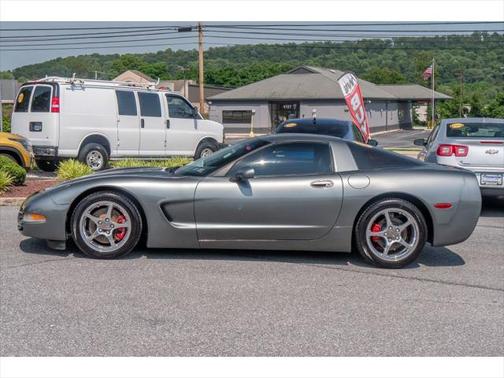 2004 Chevrolet Corvette Base