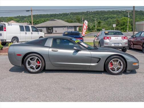 2004 Chevrolet Corvette Base