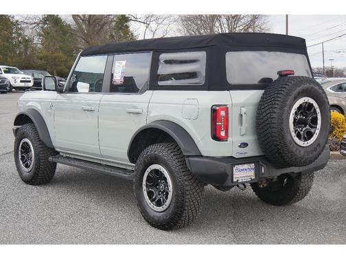 2022 Ford Bronco Outer Banks