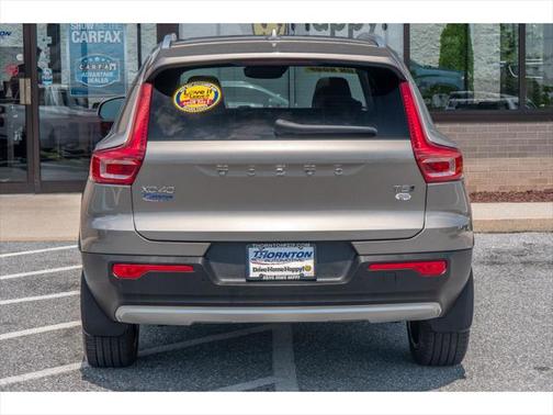 2022 Volvo XC40 T5 Momentum