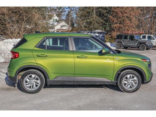 2022 Hyundai VENUE SE
